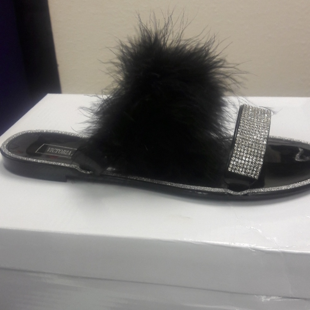 👠NEW👠 black faux fur sandals - Picture 1 of 3